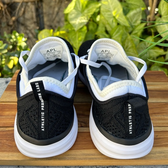 APL🔴TechLoom Phantom women’s Athletic Running black/white shoes  9 - Picture 8 of 16